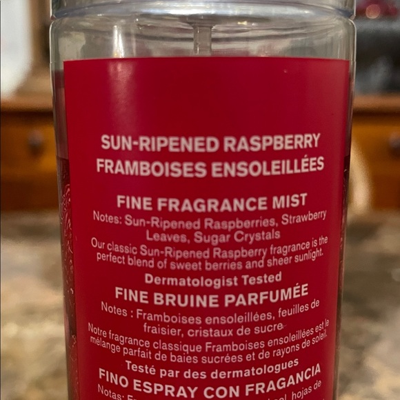 Bath and Bodyworks Rippened Raspberry ( Discontinued) - Picture 4 of 4